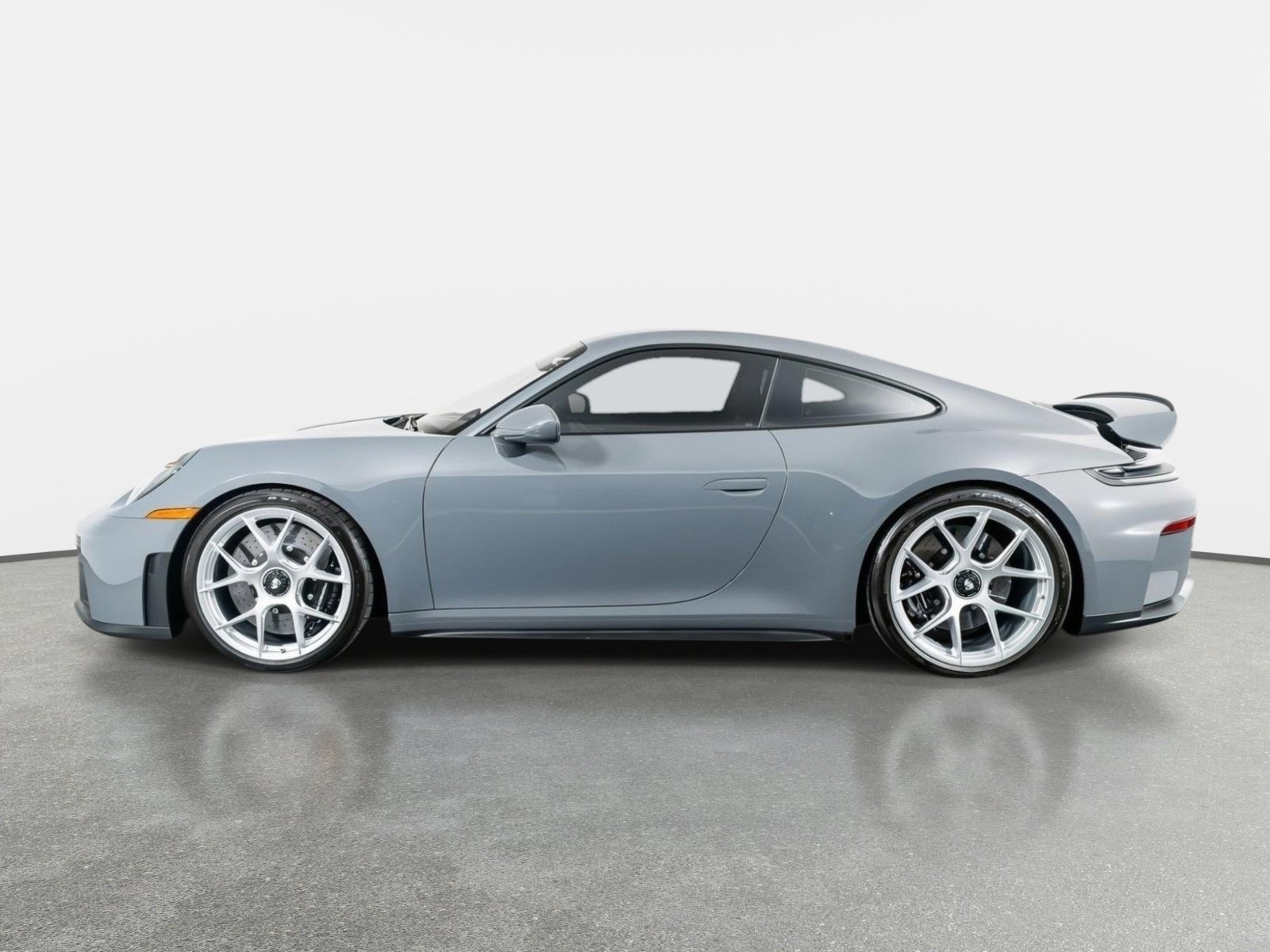 Used 2026 Porsche 911 GT3 w/ Lightweight Package In Black RWD image 16