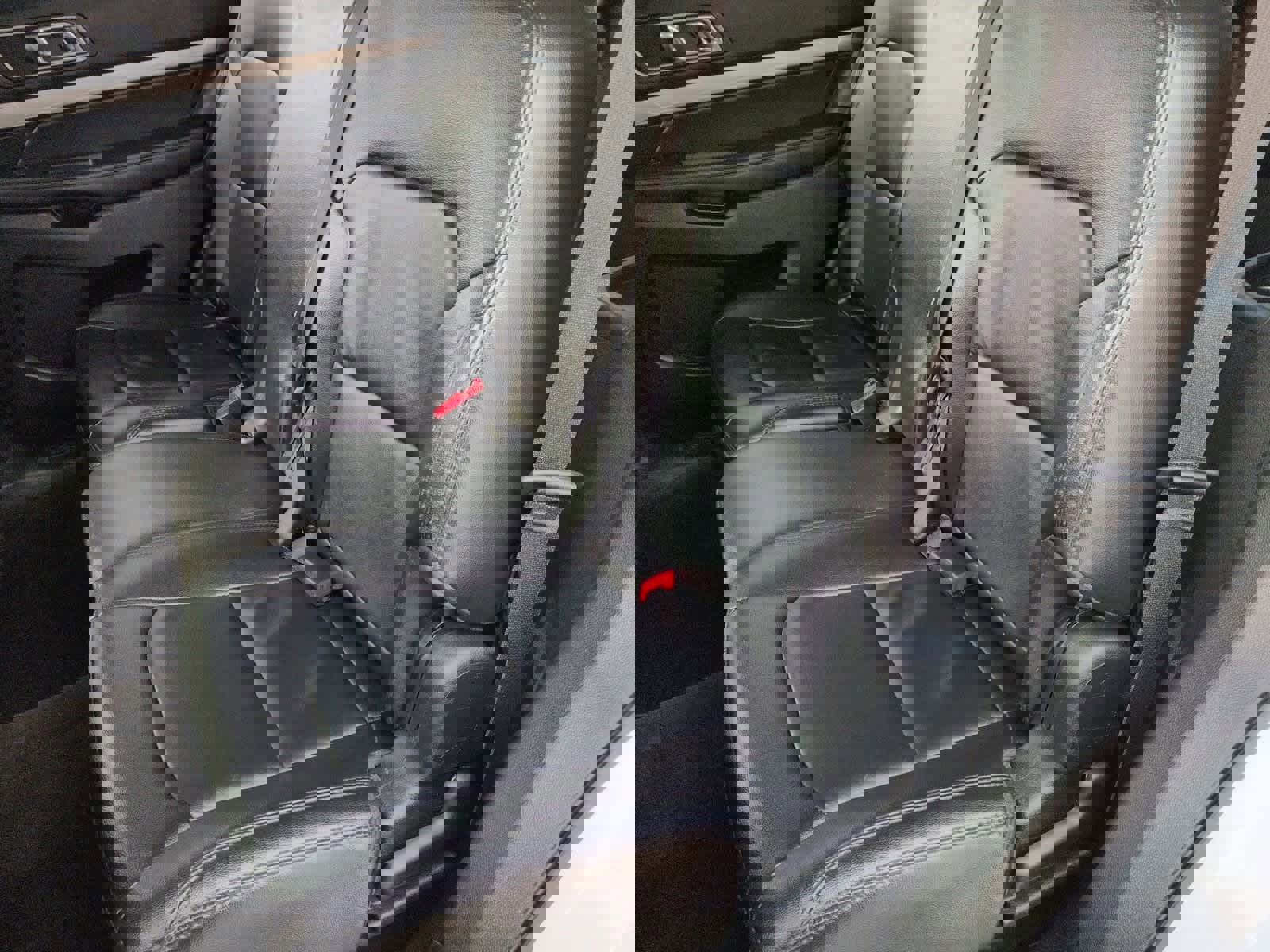 Certified 2018 Ford Explorer XLT w/ Equipment Group 202A image 21