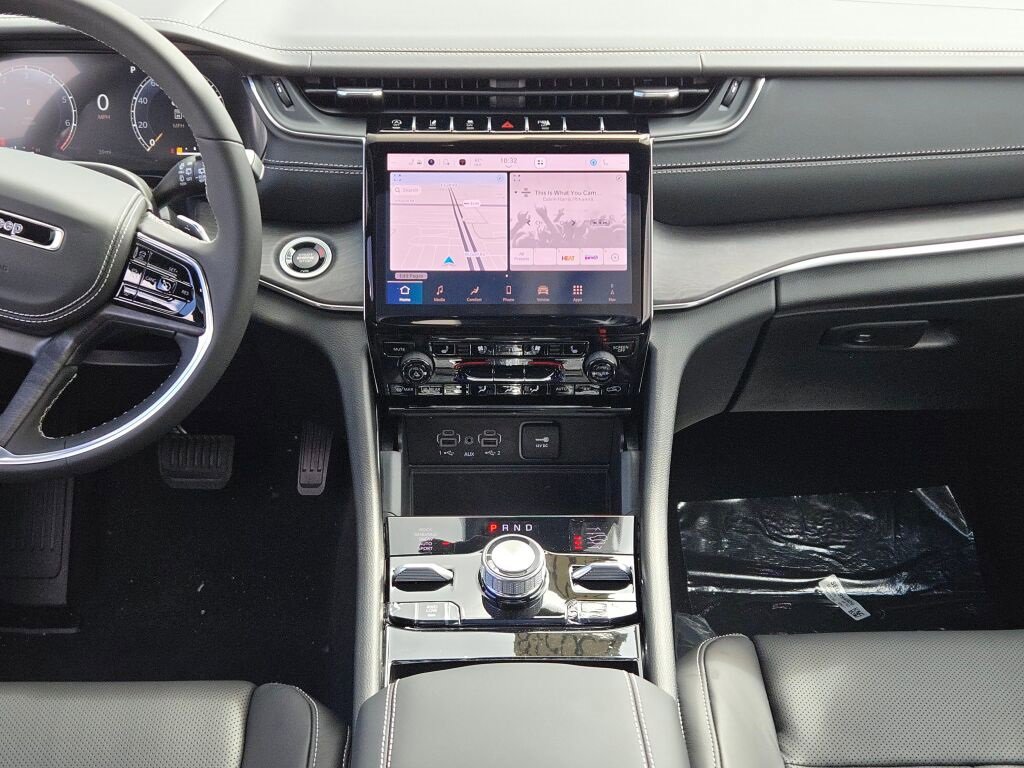 New 2025 Jeep Grand Cherokee L Overland w/ Luxury Tech Group IV image 23