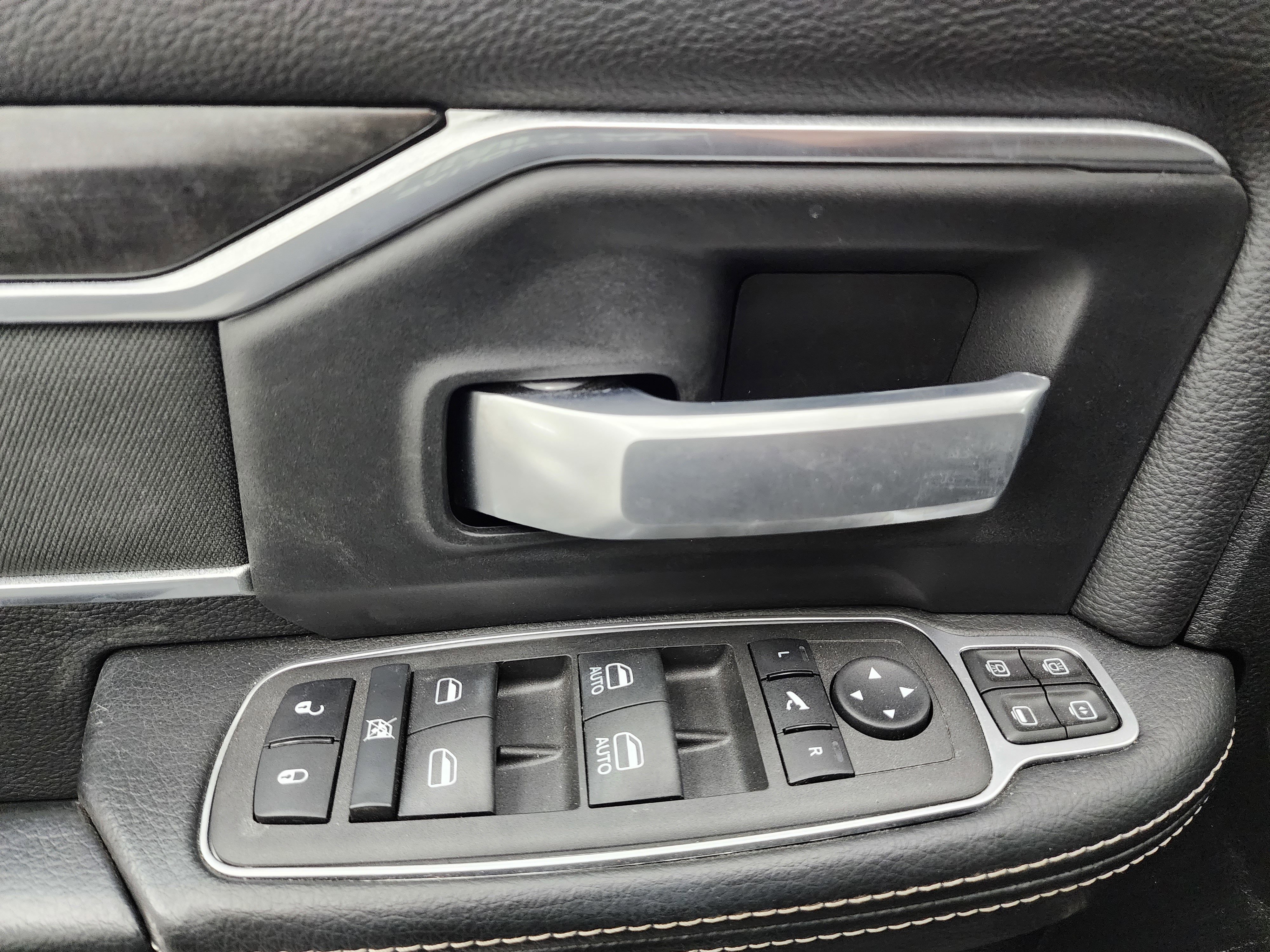 Used 2024 RAM 3500 Big Horn w/ Night Edition image 38