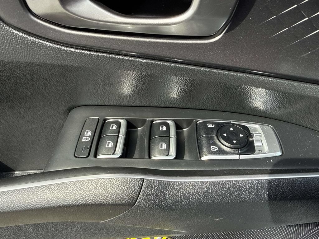 Certified 2023 Kia Sorento S w/ Panoramic Sunroof Package FWD image 9