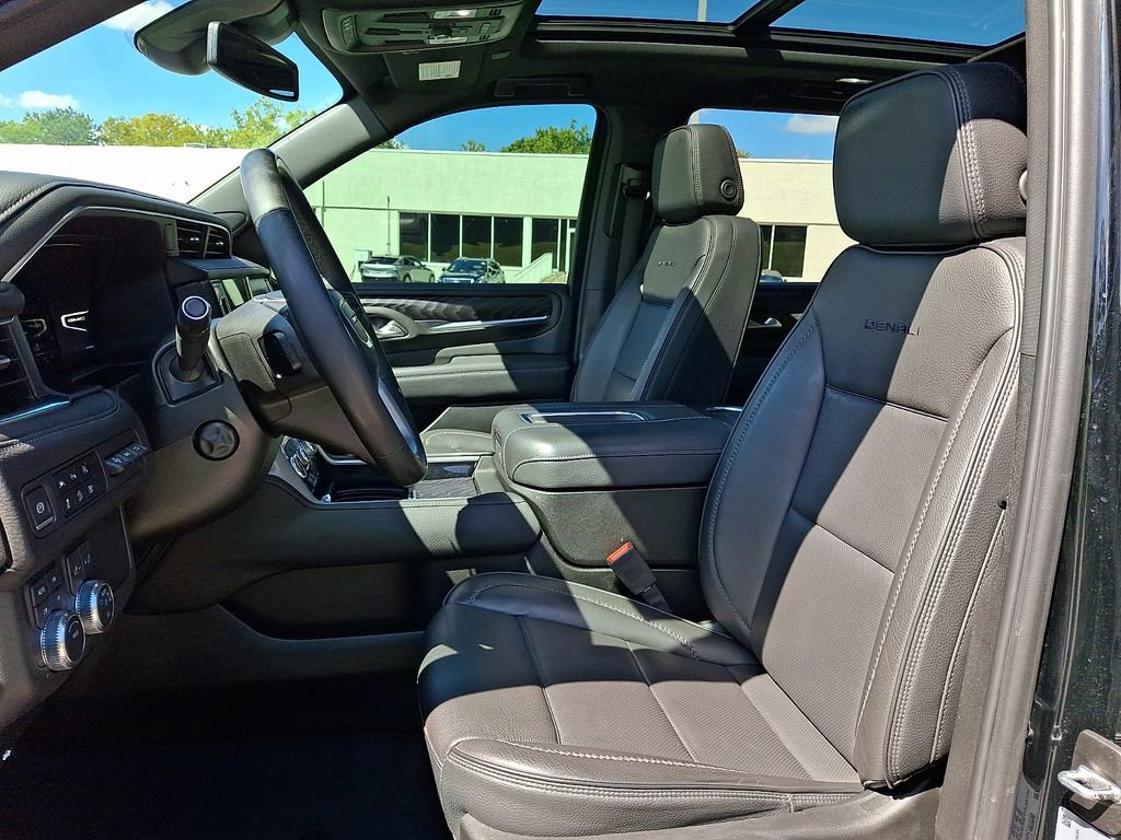 Used 2024 GMC Yukon Denali AWD/4WD image 15