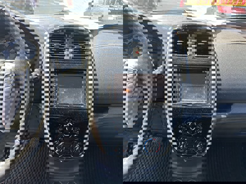 Used 2015 Nissan Versa Note SV image 24