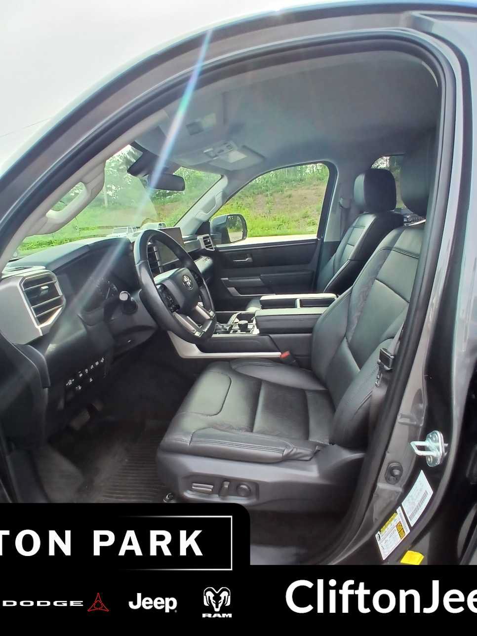 Used 2022 Toyota Tundra SR5 w/ SR5 Premium Package AWD/4WD image 10
