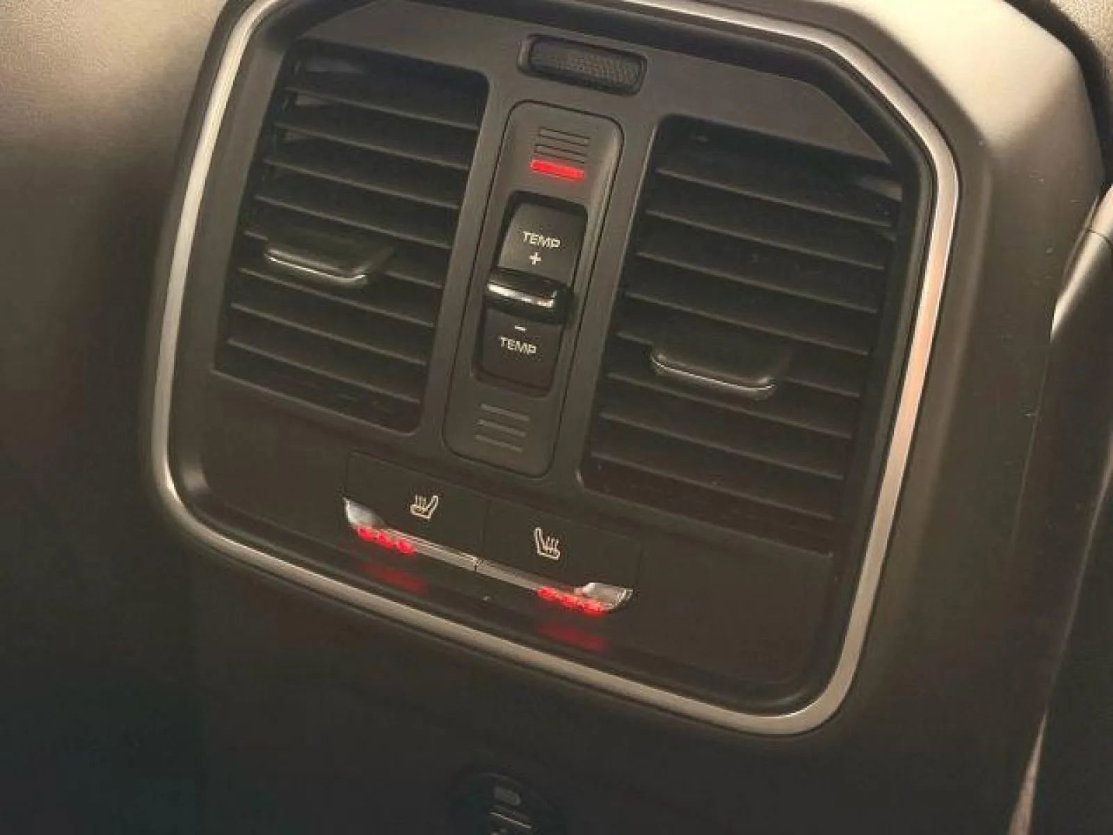 Used 2017 Porsche Macan image 23