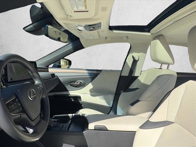 Used 2024 Lexus ES 300h w/ Premium Package image 12