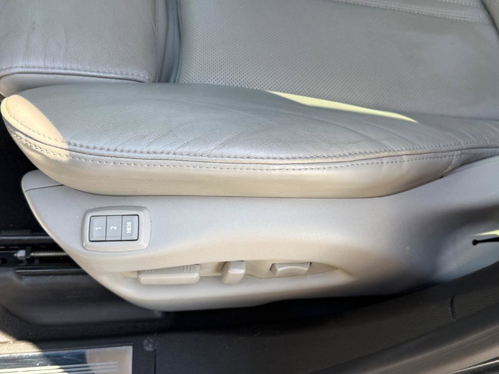 Used 2014 Cadillac SRX Performance w/ Driver Awareness Package FWD image 17