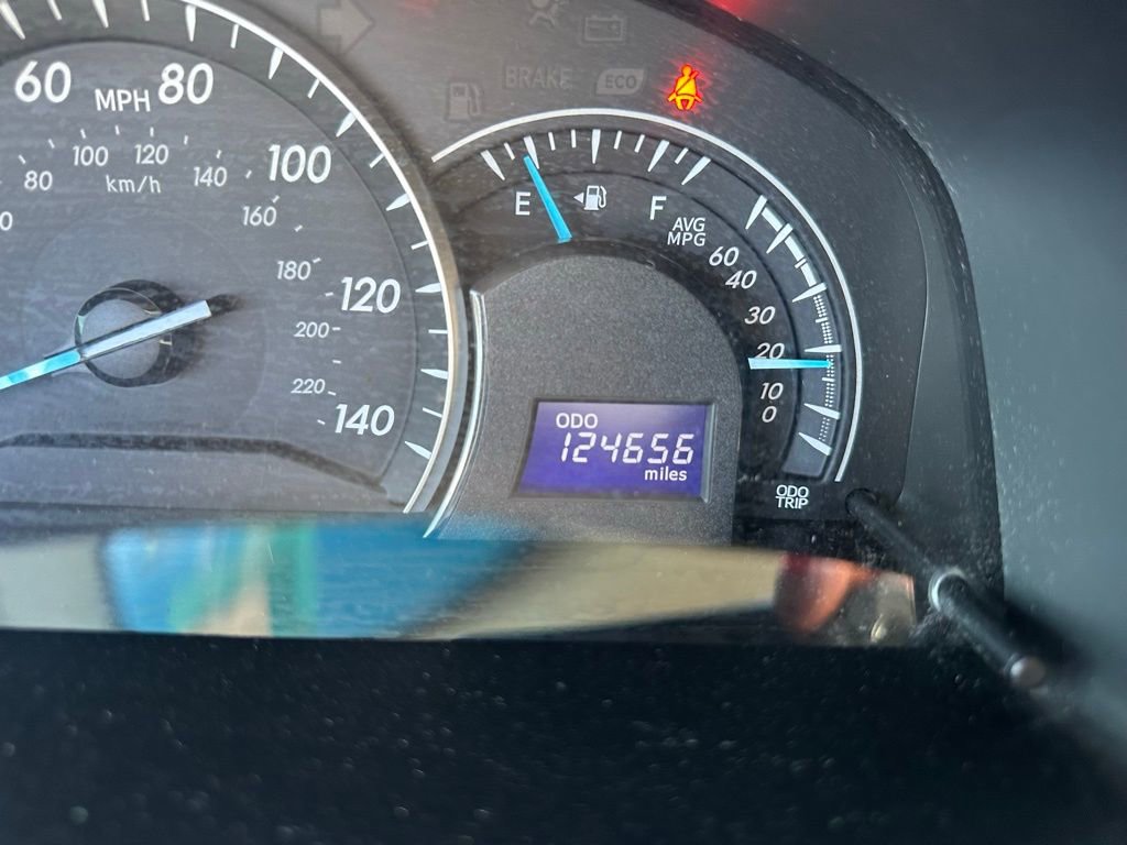 Used 2014 Toyota Camry LE image 9