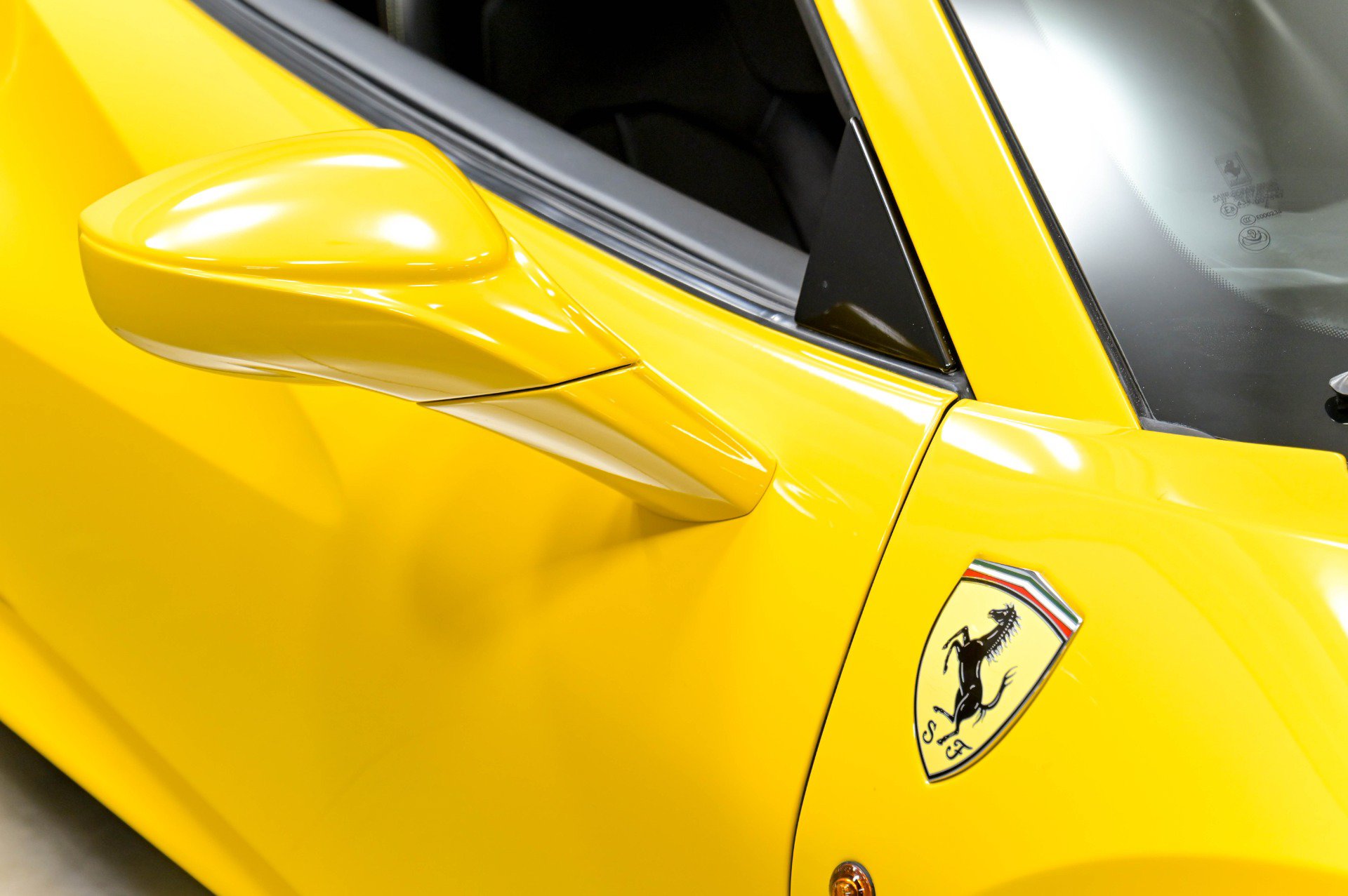 Used 2017 Ferrari 488 Spider RWD image 32