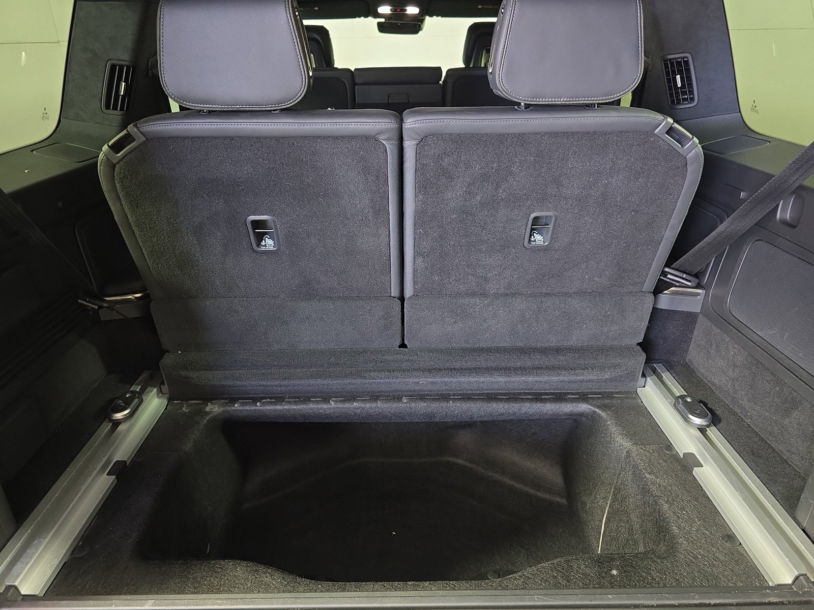 Used 2023 Rivian R1S Adventure image 35