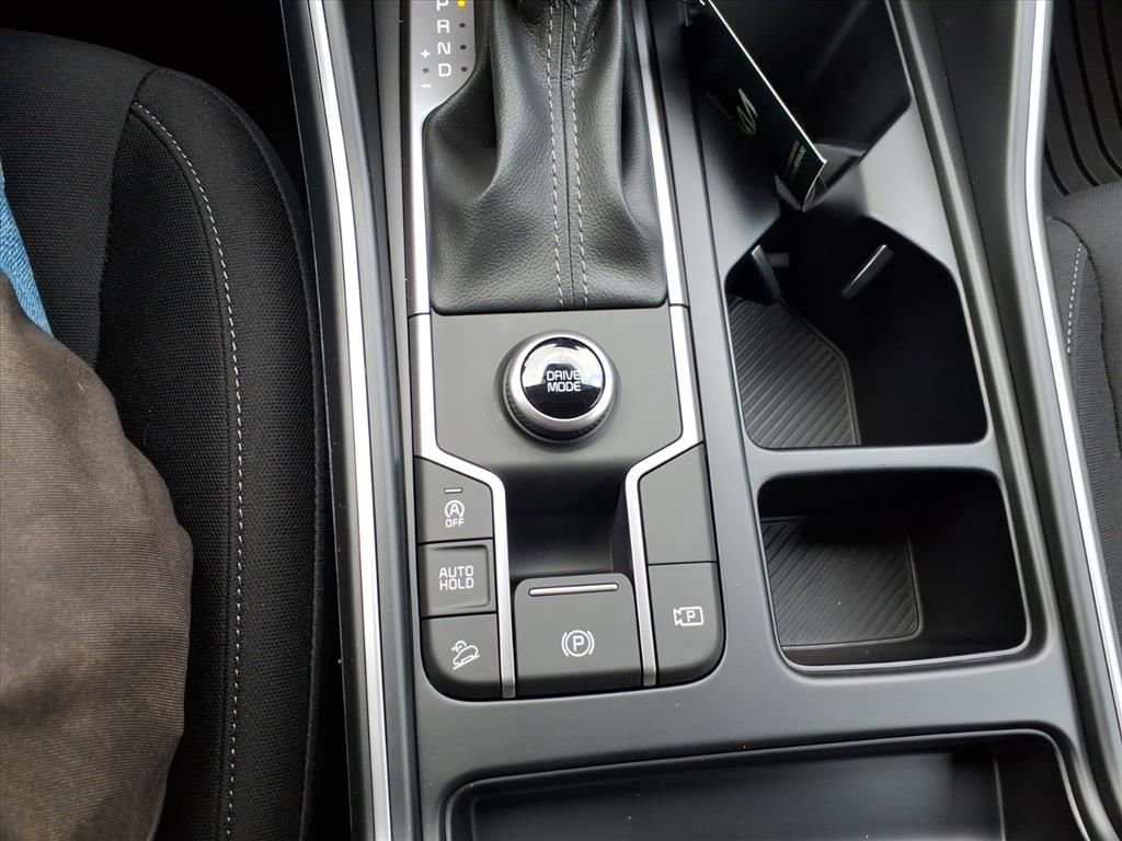 New 2026 Kia Sorento LX FWD image 15