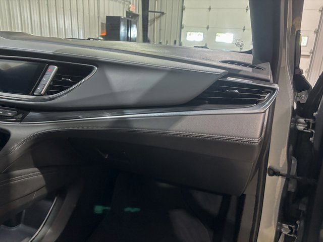 Used 2024 Buick Enclave Premium image 28