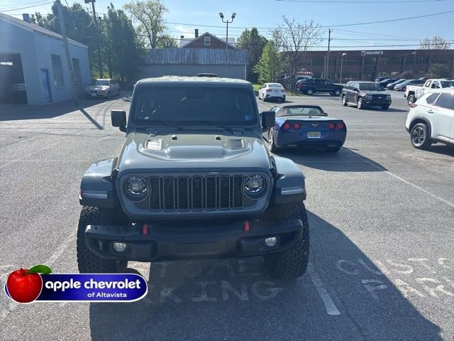 Used 2025 Jeep Wrangler Unlimited Rubicon image 2