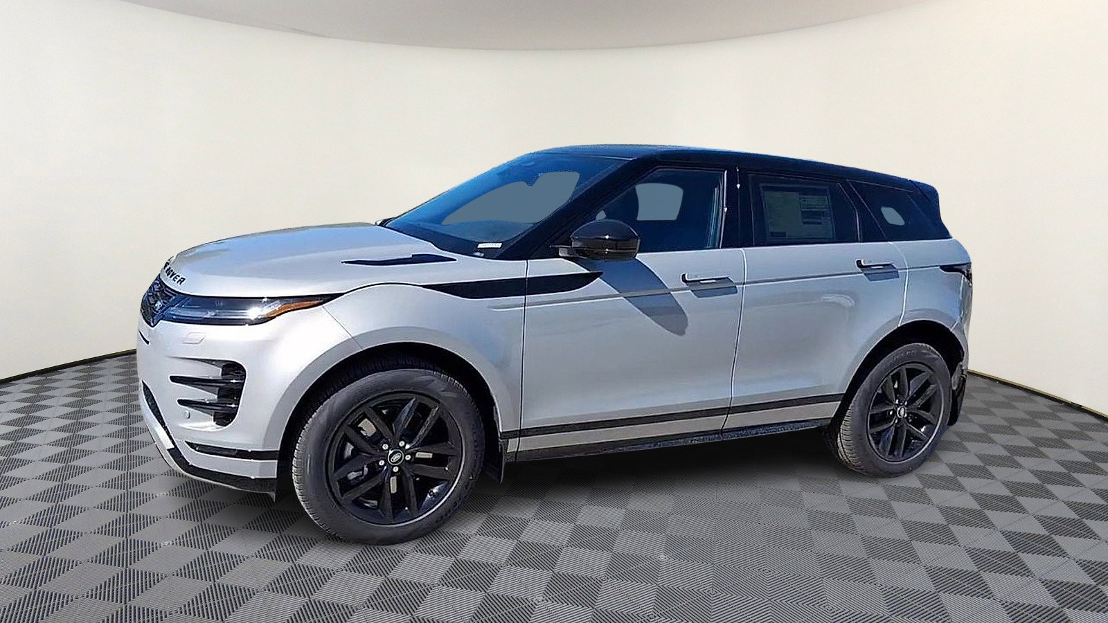 Certified 2025 Land Rover Range Rover Evoque Dynamic SE image 4