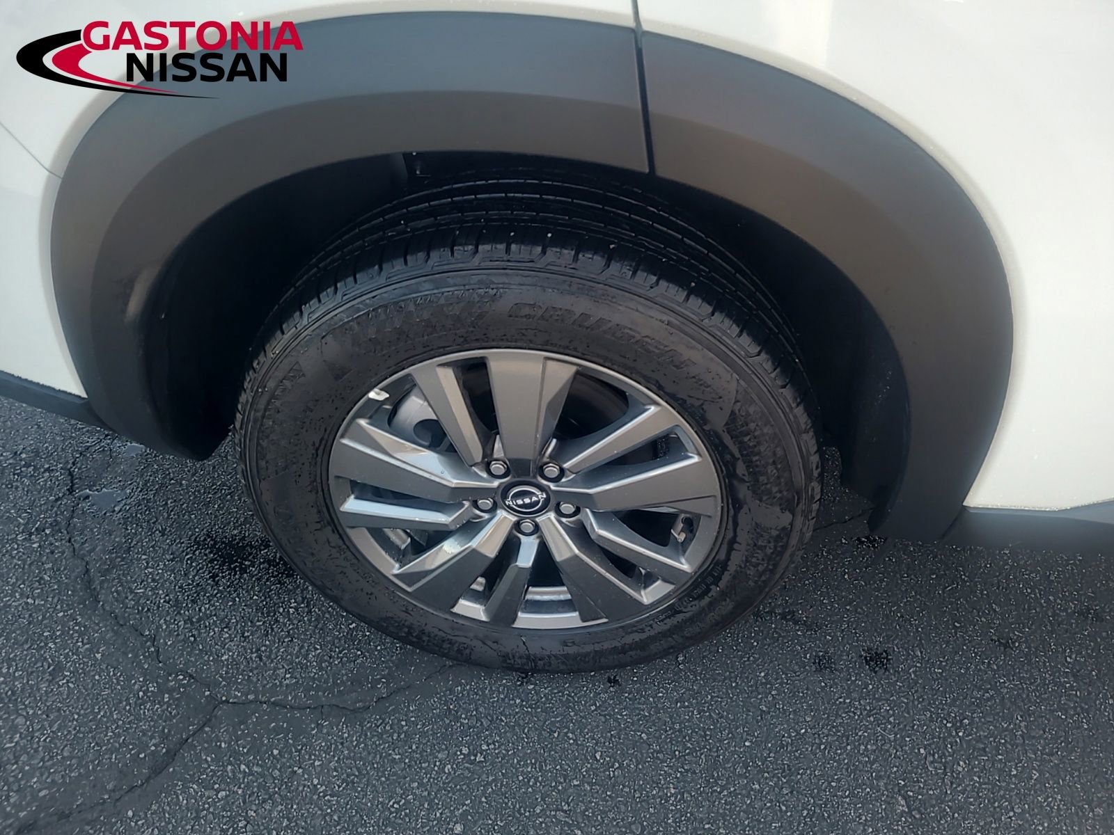 Used 2024 Nissan Pathfinder SV image 18