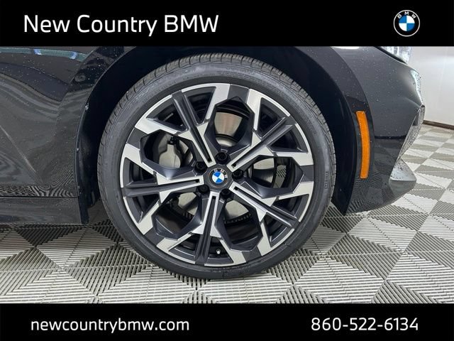 Used 2026 BMW 330i xDrive Sedan w/ Premium Package AWD/4WD image 9