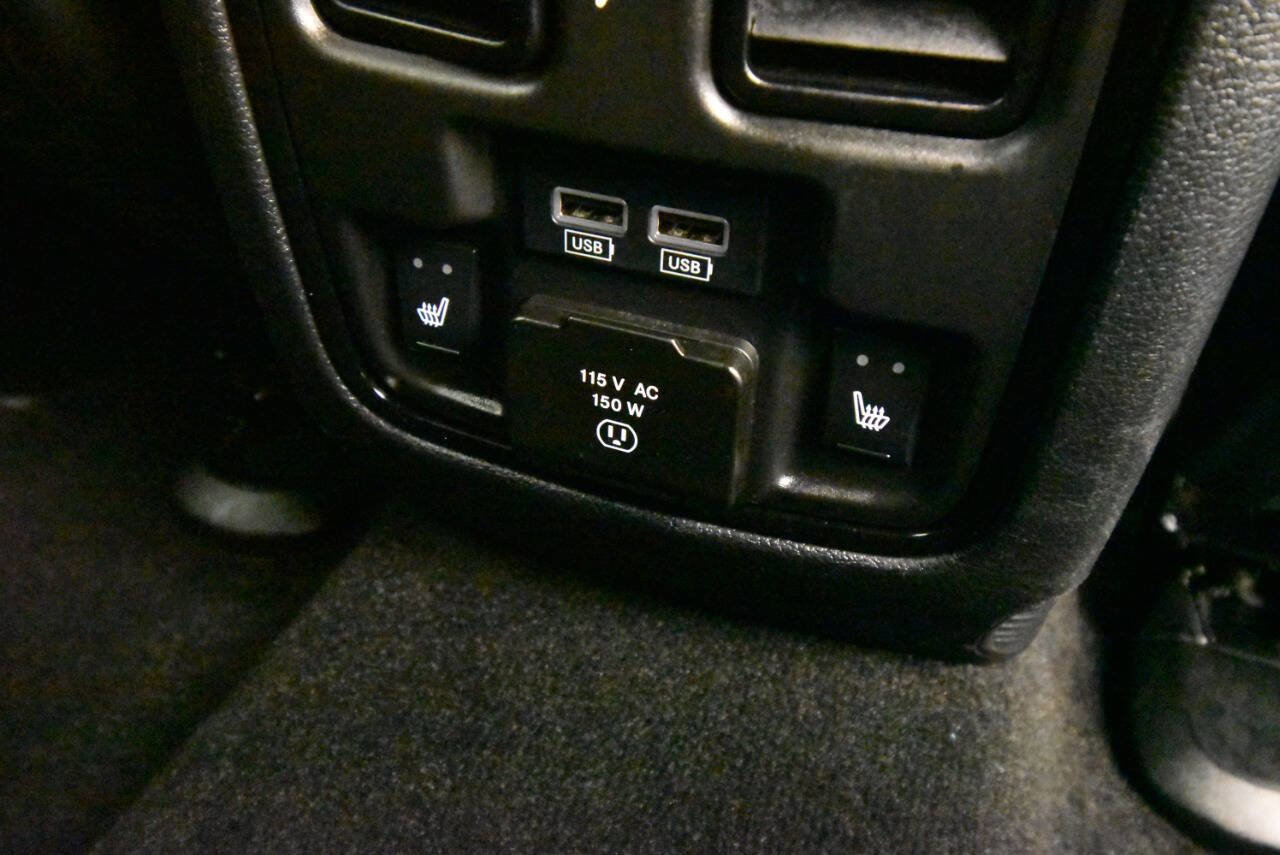 Used 2022 Dodge Durango R/T w/ Blacktop Package image 19