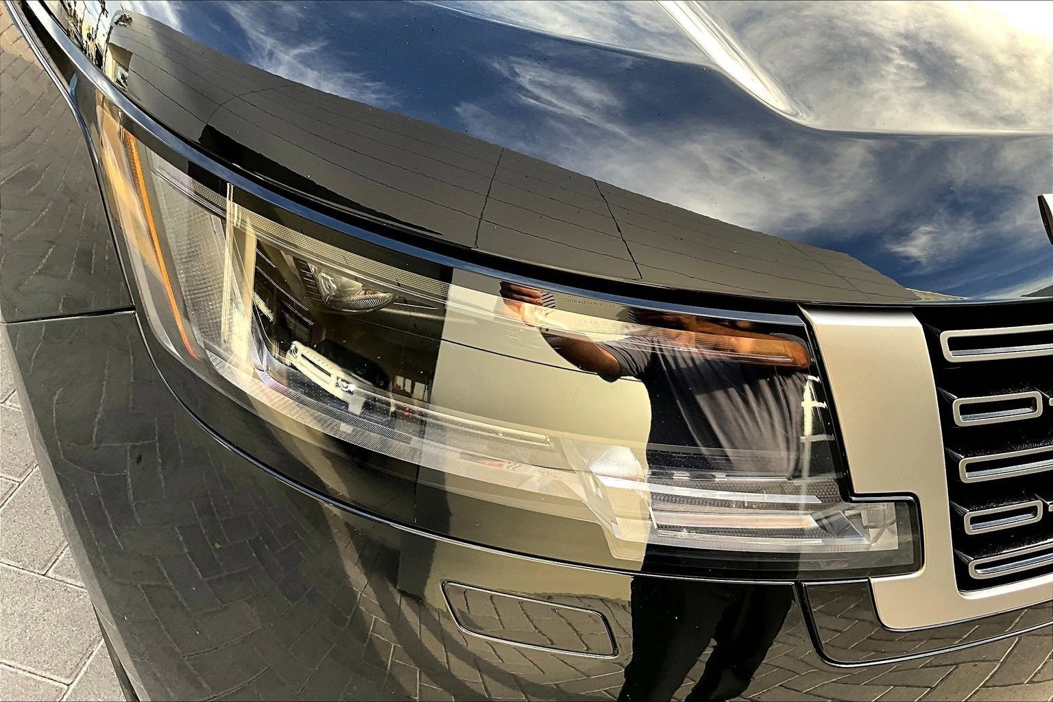 Certified 2025 Land Rover Range Rover Long Wheelbase SE image 28