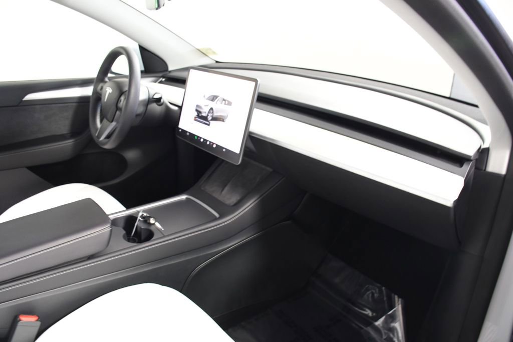 Used 2023 Tesla Model Y Long Range image 19