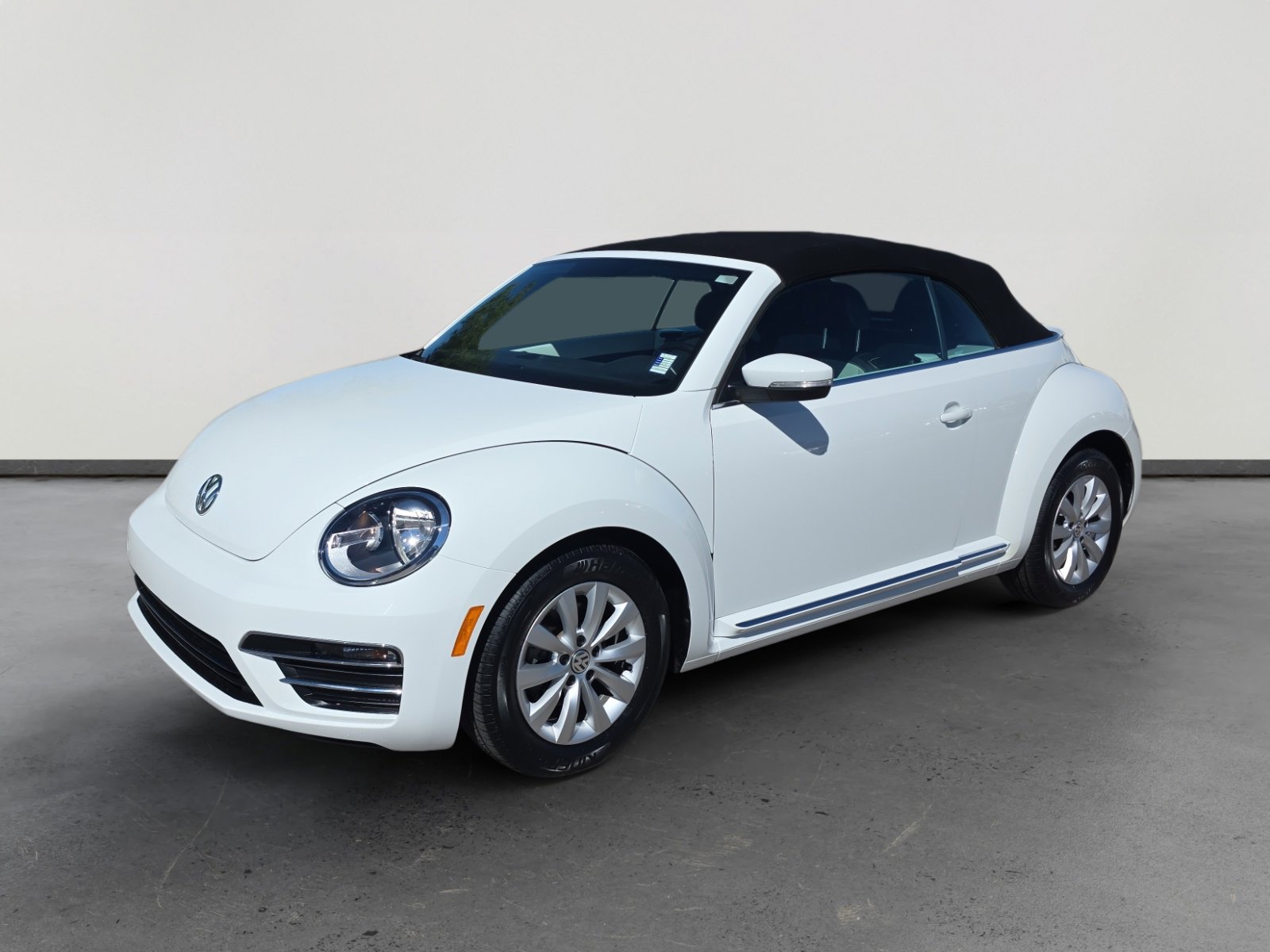 Used 2019 Volkswagen Beetle 2.0T S image 1