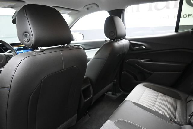 Used 2025 Chevrolet Trax LT w/ Driver Confidence Package FWD image 25