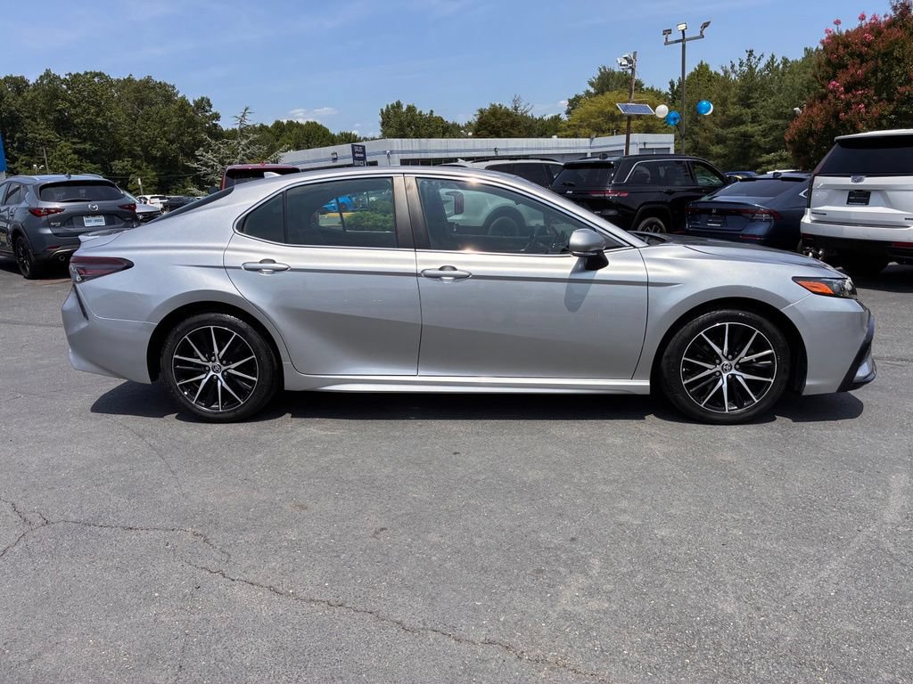 Used 2023 Toyota Camry SE FWD image 8