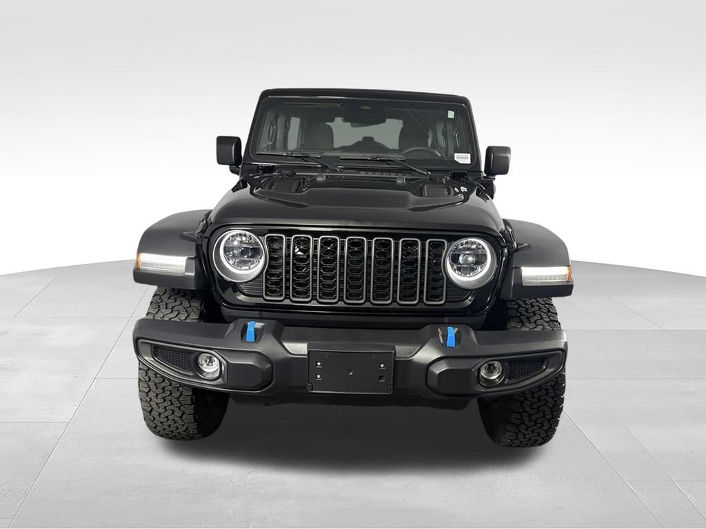 Used 2025 Jeep Wrangler Unlimited Rubicon 4xe w/ Convenience Group AWD/4WD image 5