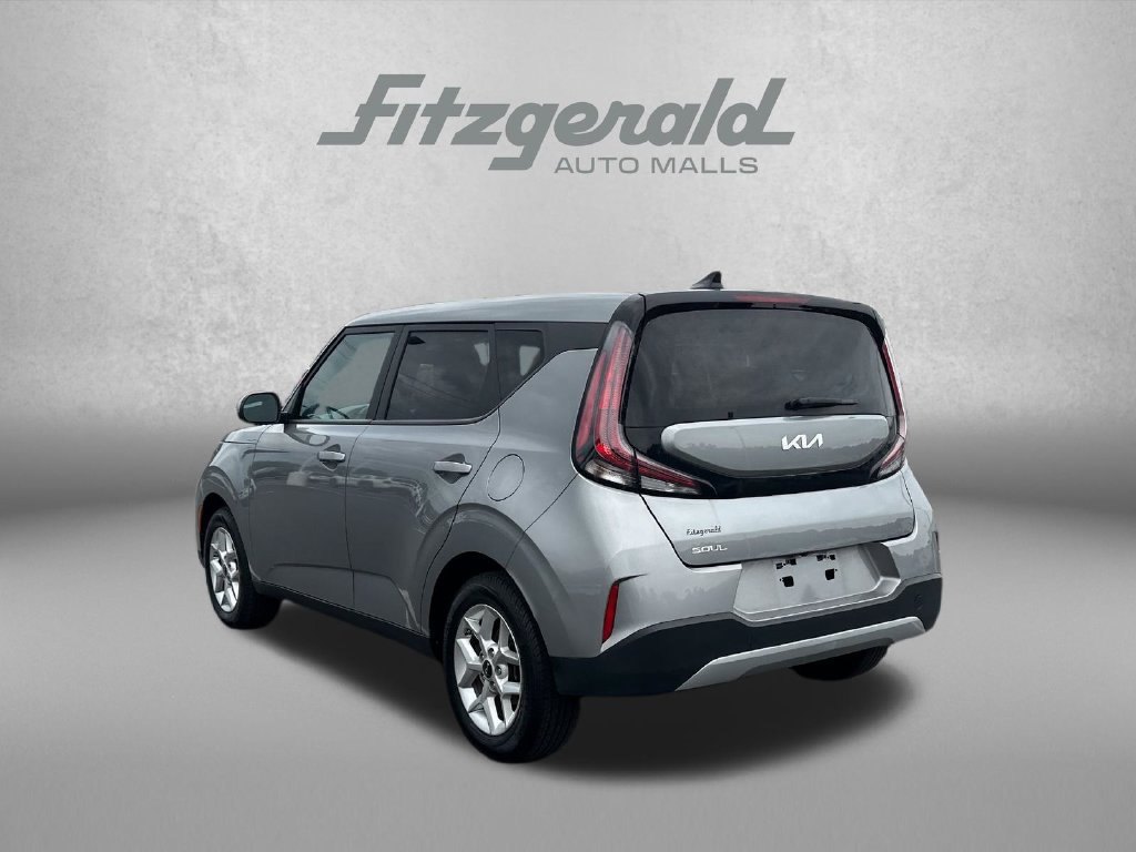 Used 2024 Kia Soul LX w/ Option Group 015 FWD image 6