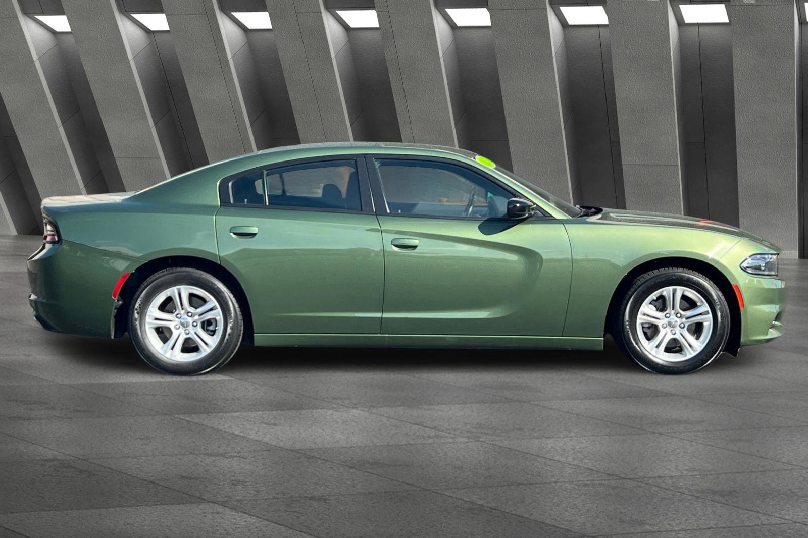 Used 2023 Dodge Charger SXT image 3