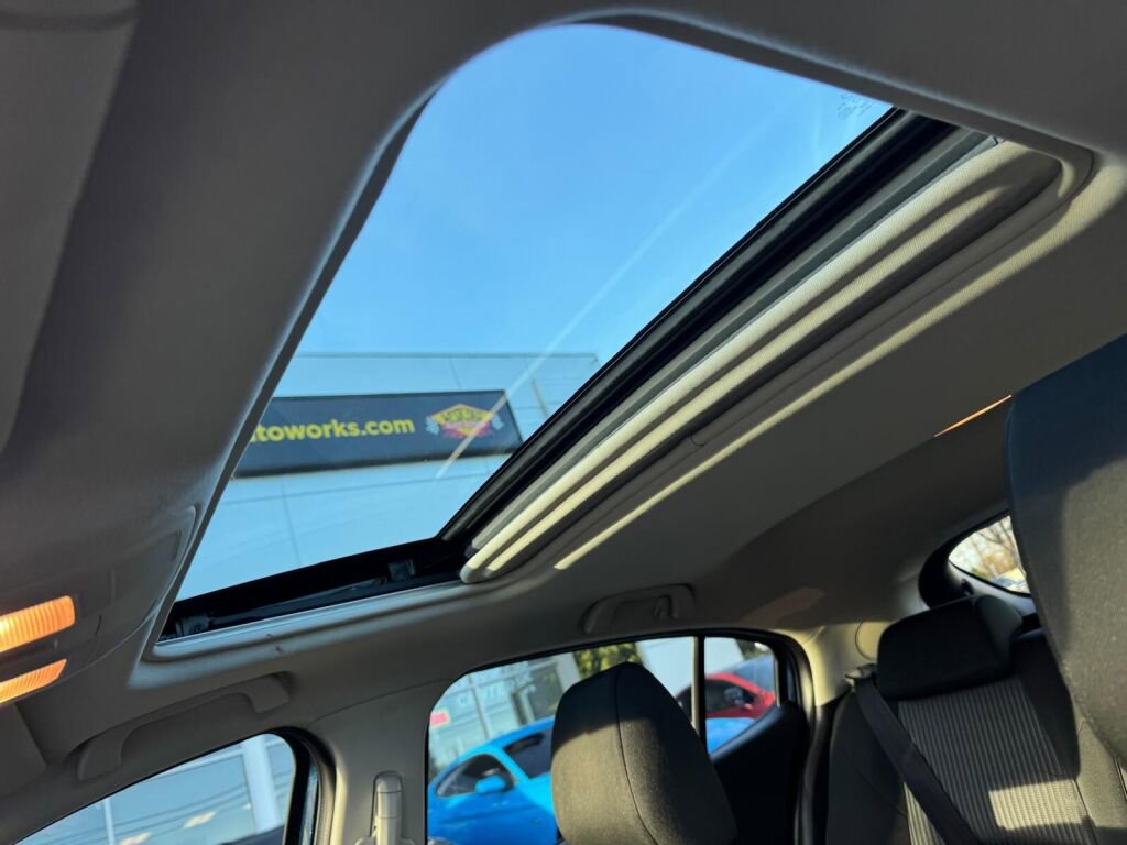 Used 2015 MAZDA MAZDA3 i Touring w/ Technology Package image 21