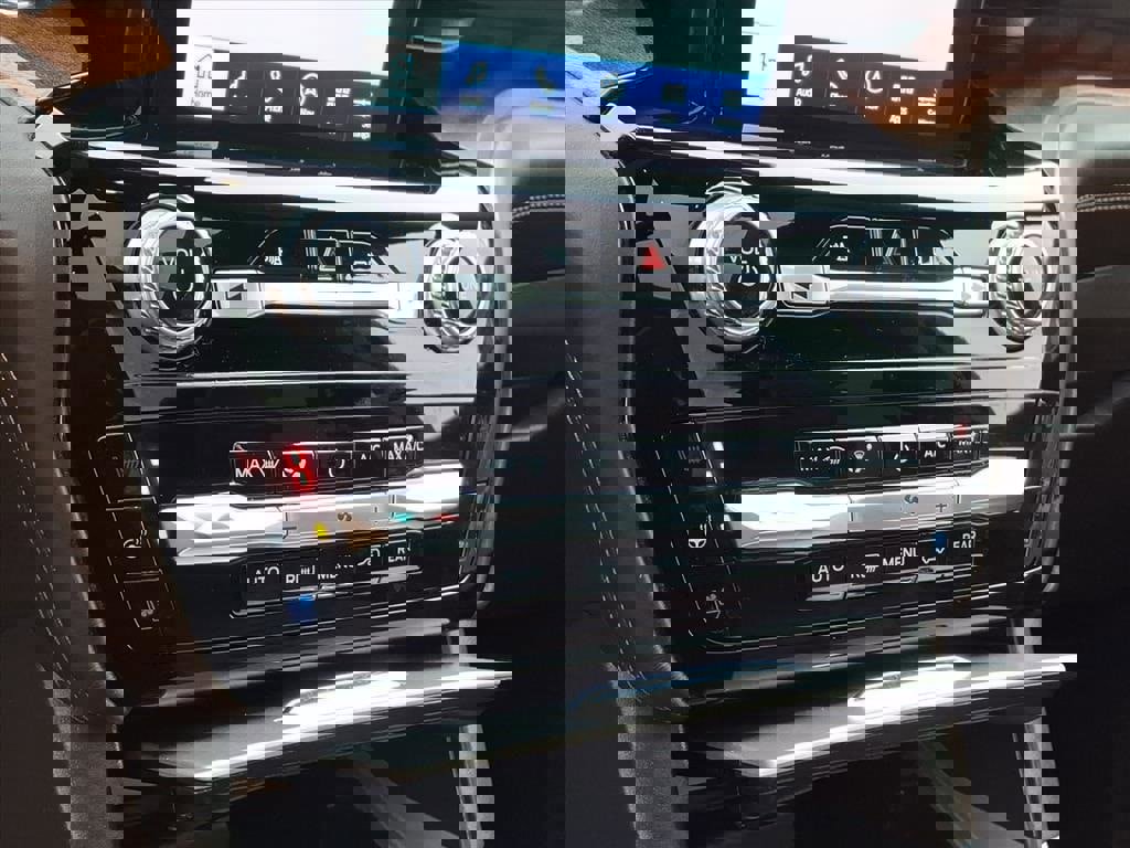 Used 2022 Ford Explorer King Ranch w/ Class IV Trailer Tow Package image 22