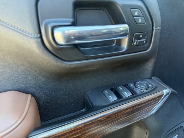 Used 2022 Chevrolet Silverado 1500 High Country w/ Technology Package AWD/4WD image 10