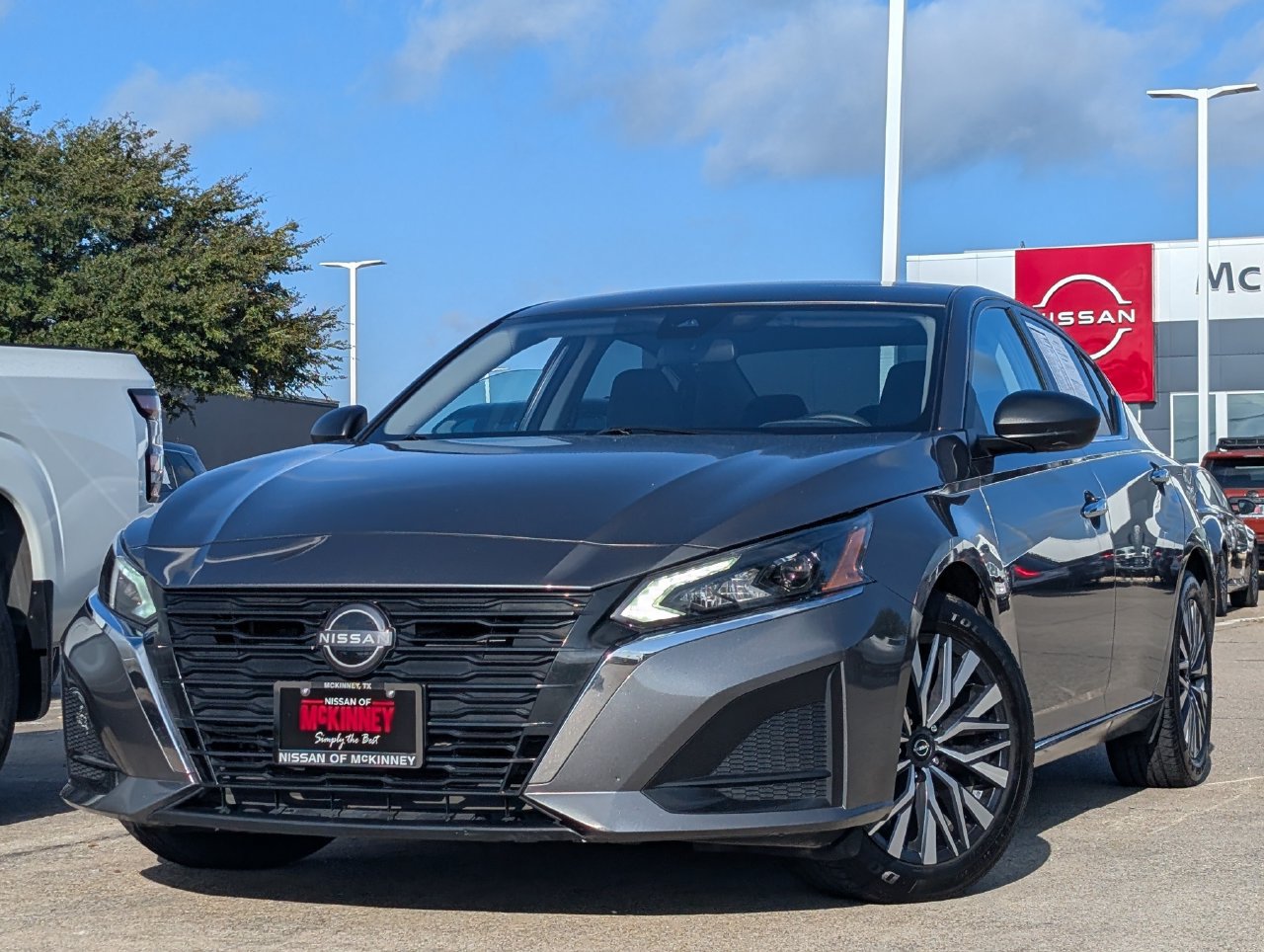 Certified 2025 Nissan Altima 2.5 SV FWD image 2