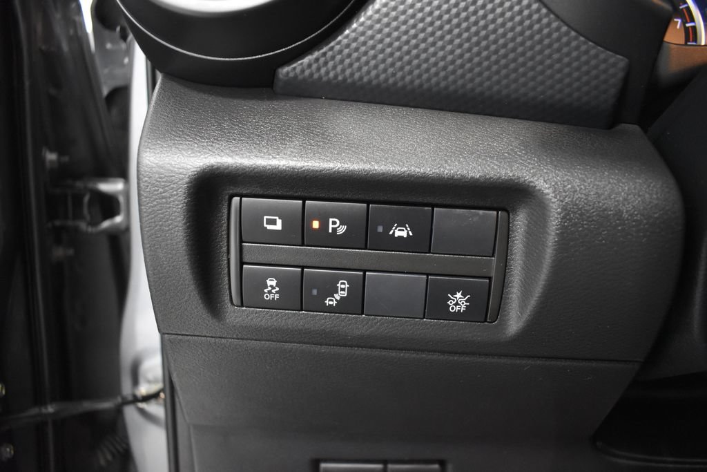 Used 2021 Nissan Kicks S FWD image 17