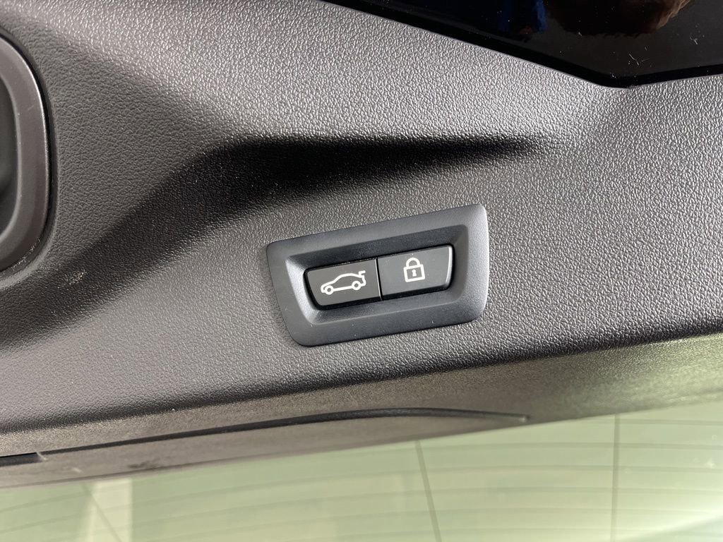 Used 2022 BMW X7 xDrive40i w/ Parking Assistance Package image 15