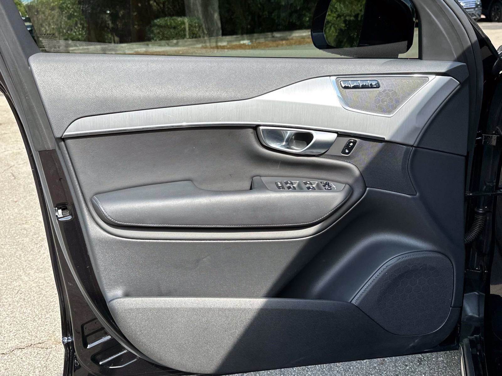 Certified 2024 Volvo XC90 B5 Core image 17