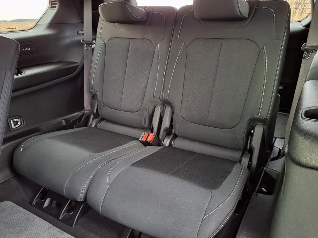 Used 2025 Jeep Grand Cherokee L Laredo w/ Luxury Tech Group I image 9