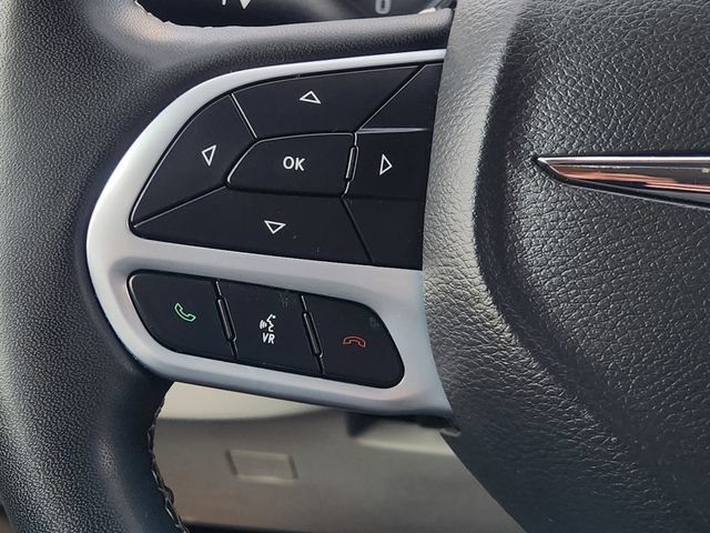 Used 2023 Chrysler Pacifica Touring-L FWD image 30