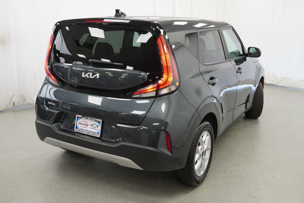 Used 2025 Kia Soul LX w/ LX Technology Package FWD image 3