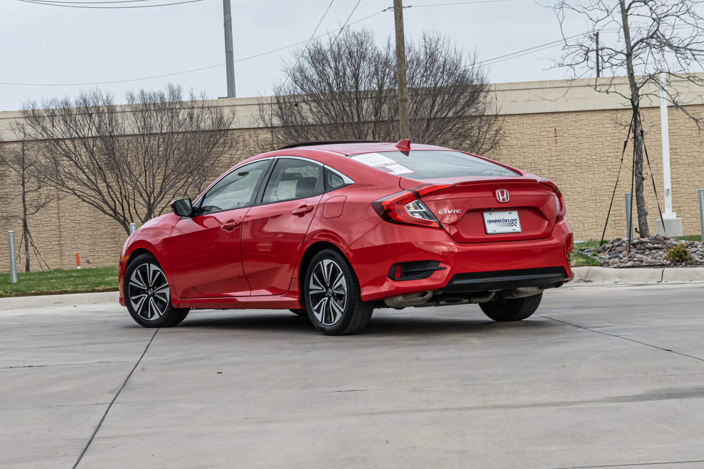 Used 2018 Honda Civic EX-T image 3