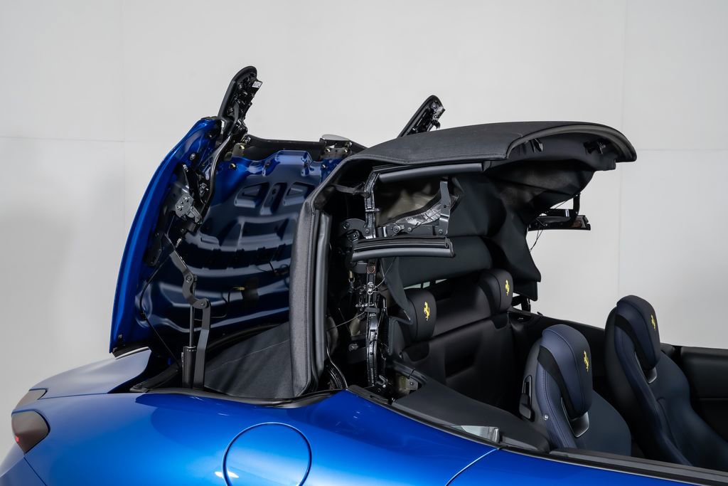 Used 2025 Ferrari Roma Spider RWD image 23