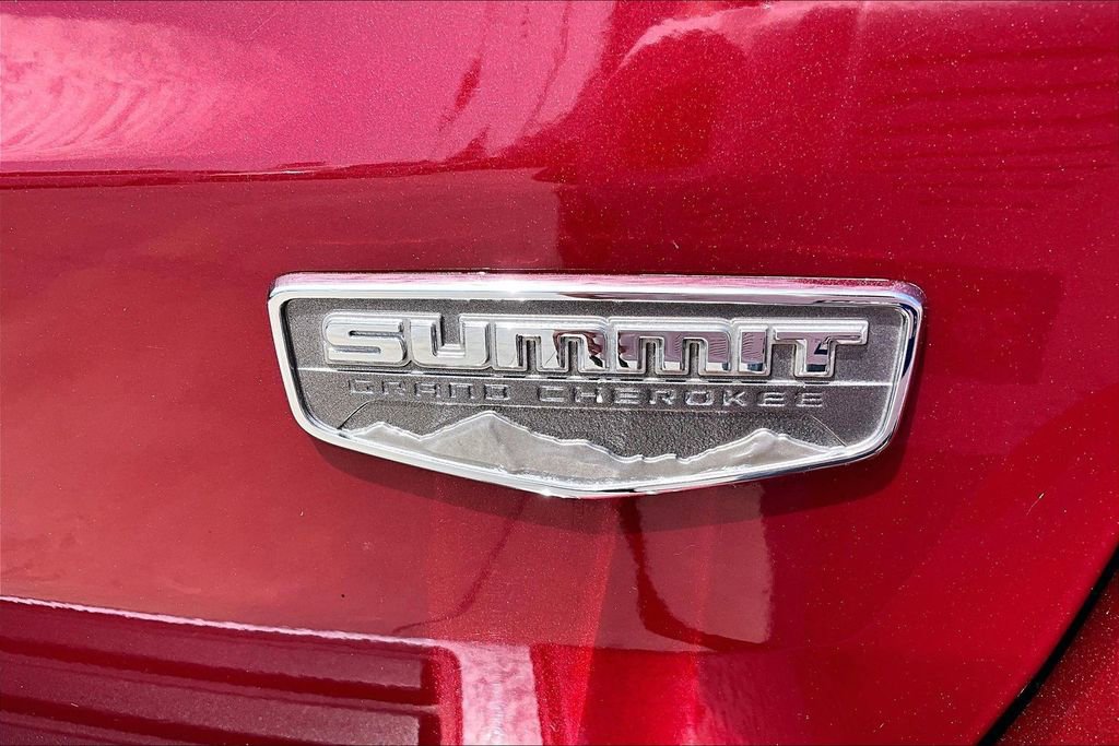 Used 2015 Jeep Grand Cherokee Summit AWD/4WD image 24