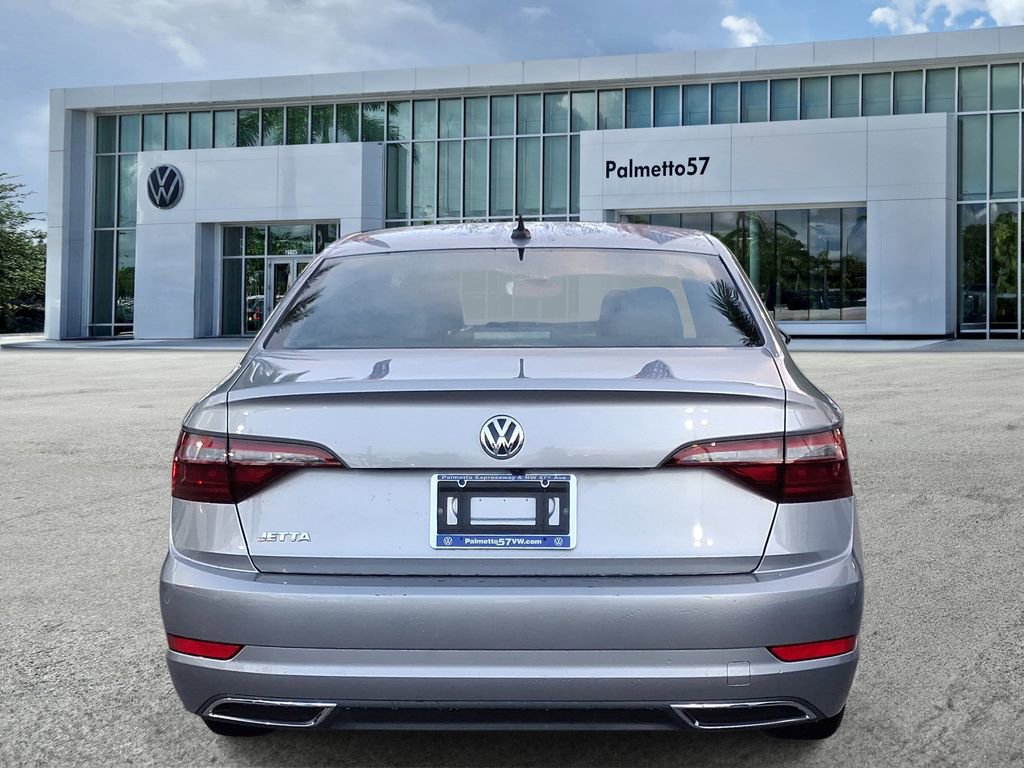 Certified 2021 Volkswagen Jetta R-Line w/ R-Line Cold Weather Package image 5