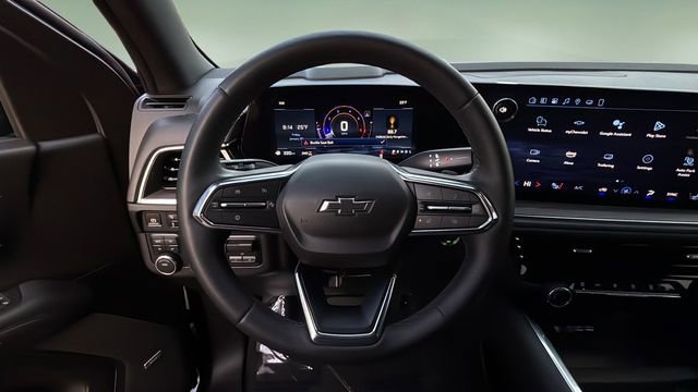 Used 2025 Chevrolet Suburban Z71 w/ Comfort Package image 11