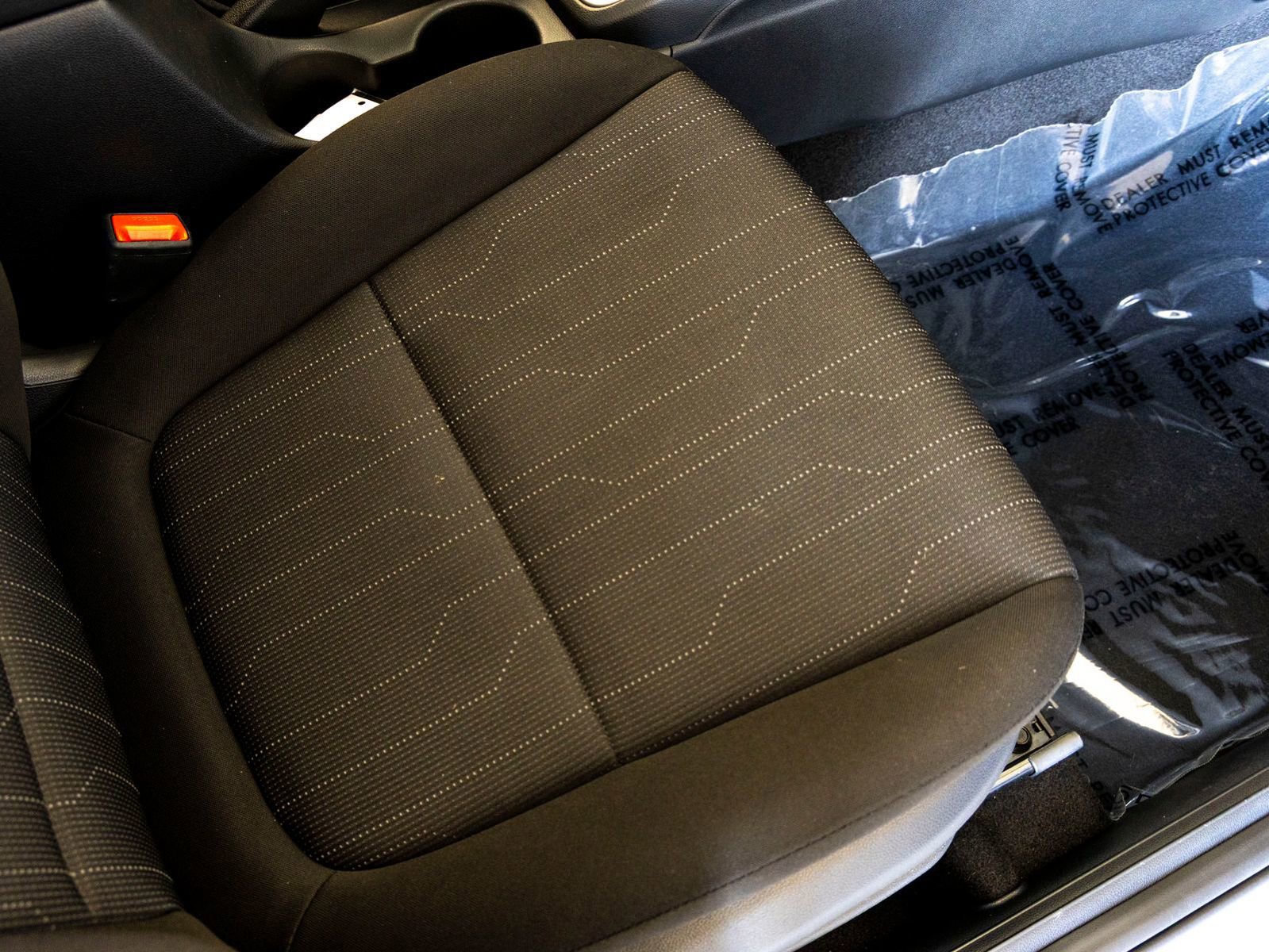 Used 2025 Hyundai Venue SE image 30