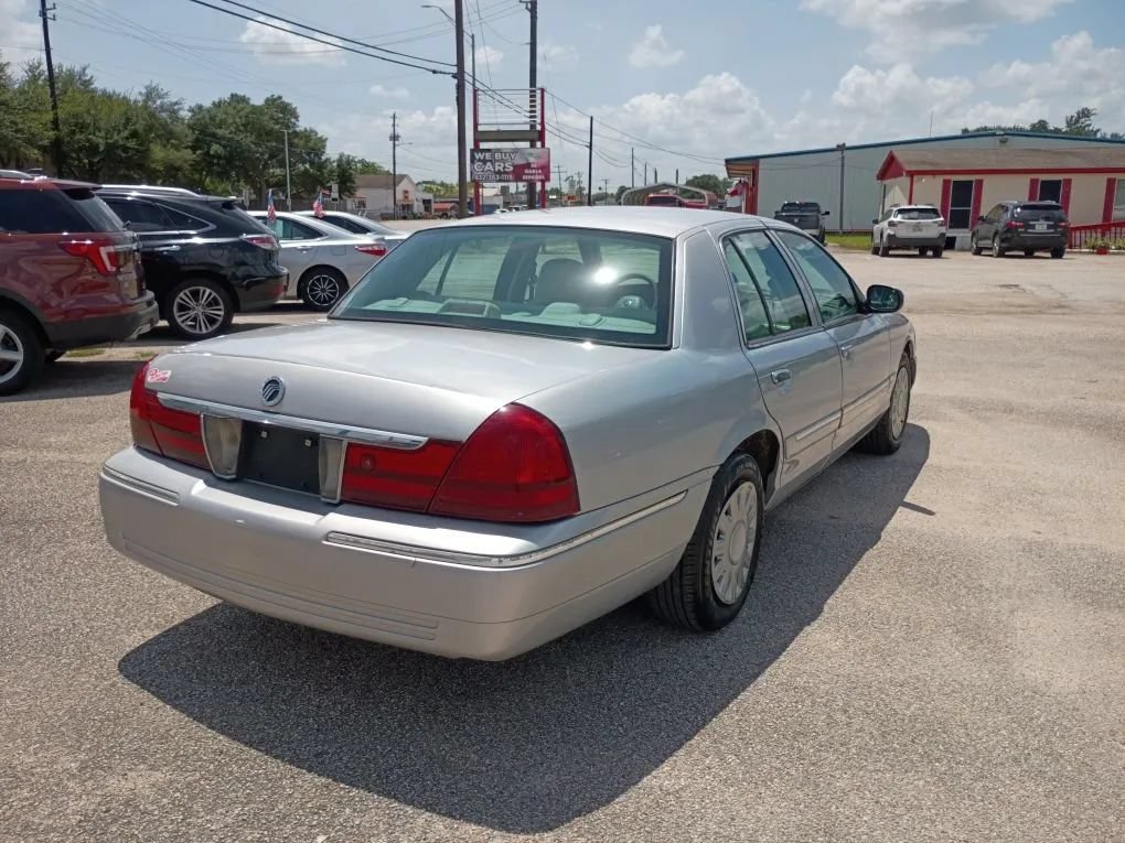 Used 2004 Mercury Grand Marquis GS RWD image 5