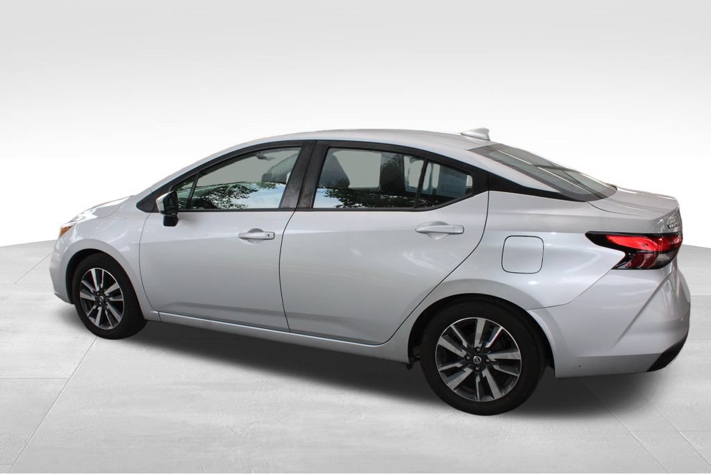 Used 2021 Nissan Versa SV FWD image 11