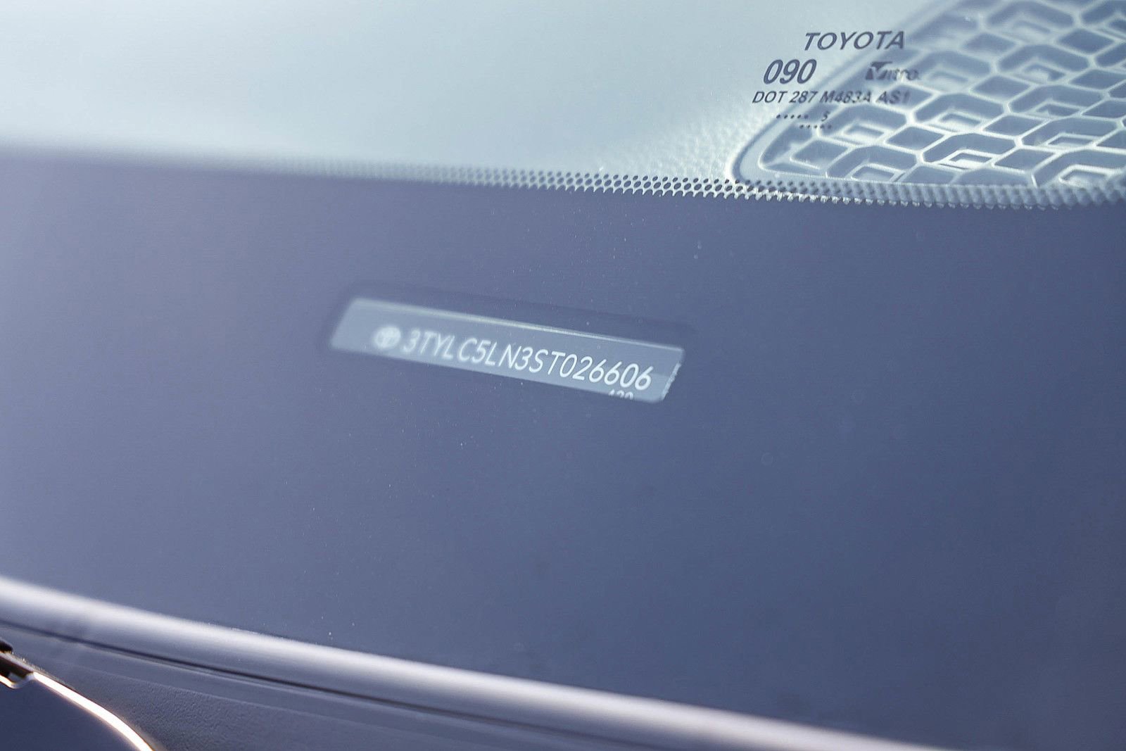 Used 2025 Toyota Tacoma Trailhunter image 27