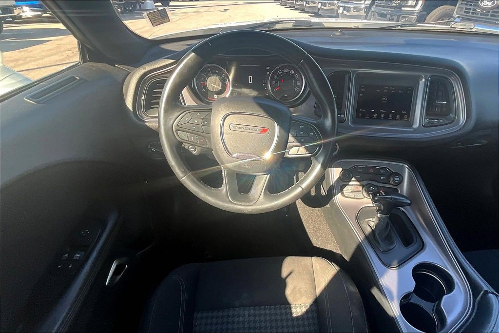 Used 2023 Dodge Challenger SXT RWD image 5