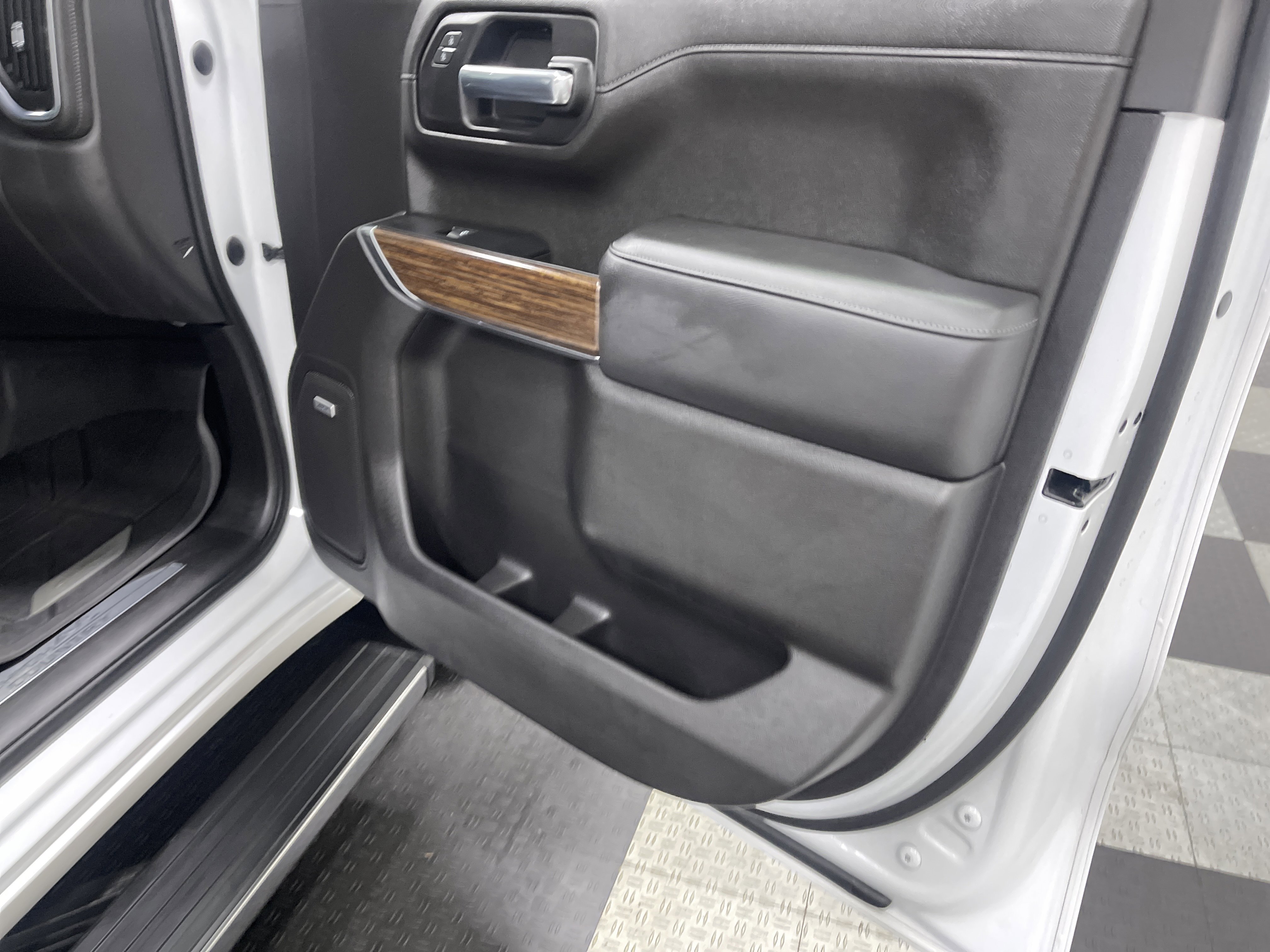 Used 2022 Chevrolet Silverado 1500 High Country AWD/4WD image 23